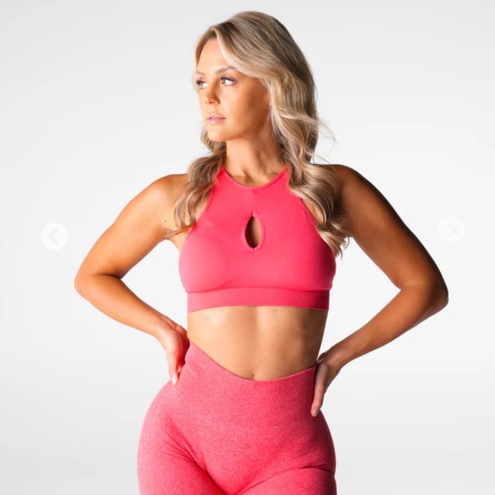 NVGTN Sportsbra Size Medium, Red